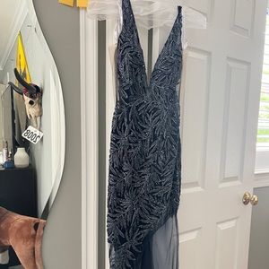 Size 4 Jovanni 1863 prom dress